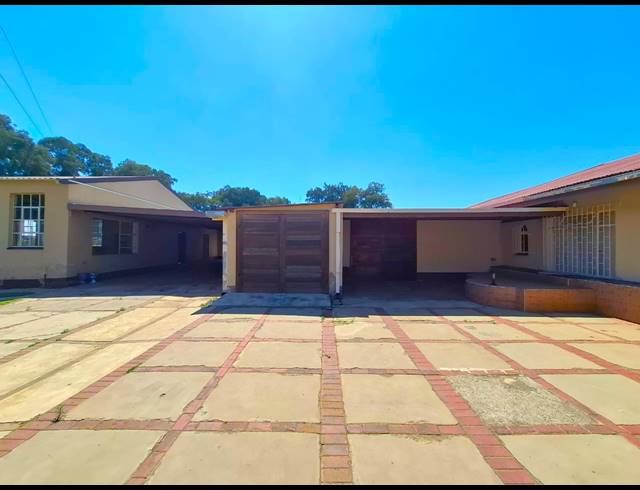 23,625M² SMALLHOLDING FOR SALE IN MOOILANDE